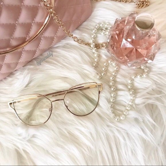 Clear Gold Retro Glasses - Picture 4 of 7